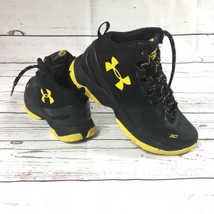 Stephen Curry 2's Batman Inspired